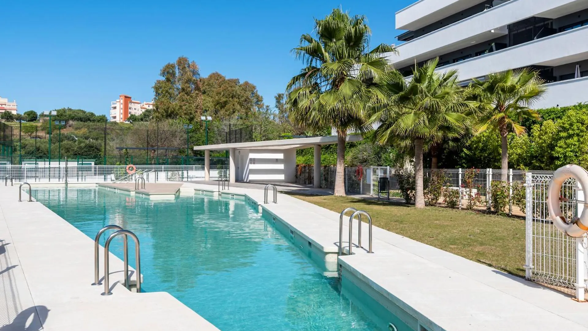 Skyline Penthouse Estepona 0*,